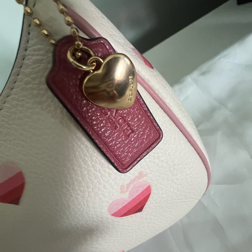 Coach Teri Shoulder Bag With Stripe Heart Print - Picture 6 of 10